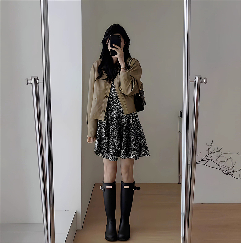 法式气质高级感碎花v领长袖连衣裙子女春秋季新款御姐风收腰短裙